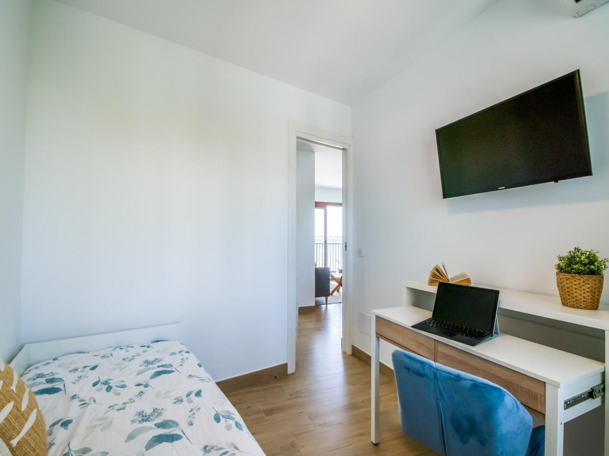 Apartment Beachfront With Sea Views *